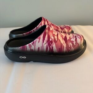 OOFOS Size 8 Women’s Clogs Slip on Shoes